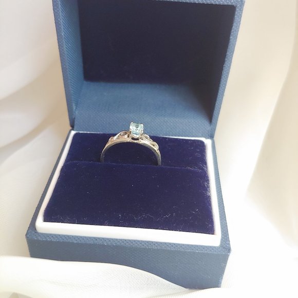 Elegant Light Blue Ring - Size 6.5 or 7 - Picture 4 of 5